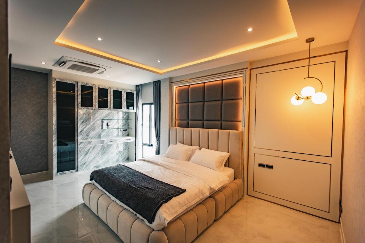 Astro Luxury: Ultra Luxury 4 Beds Pool Villa